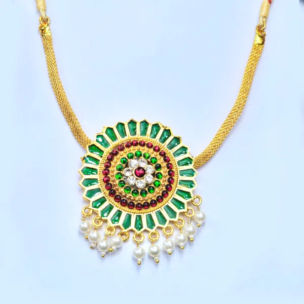 Gold_Alloy_Green_Red_Stone_Pearl_Short_Necklace_For_Women