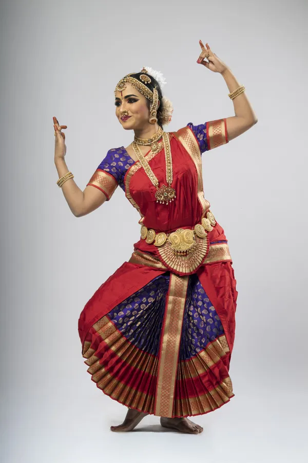 Red_&_Blue_Silk_Blend_Bharatanatyam_Costume_For_Women