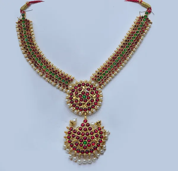 Gold_Alloy_Kemp_Stone_Multi_Strand_Short_Necklace_For_Women