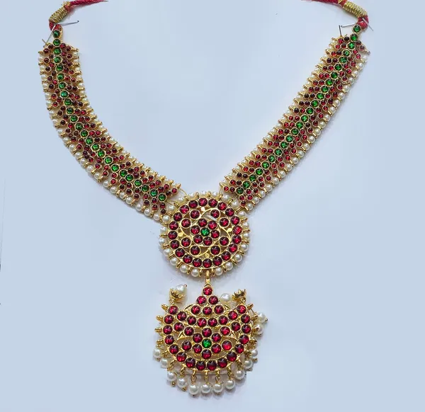 Gold_Alloy_Kemp_Stone_Multi_Strand_Short_Necklace_For_Women