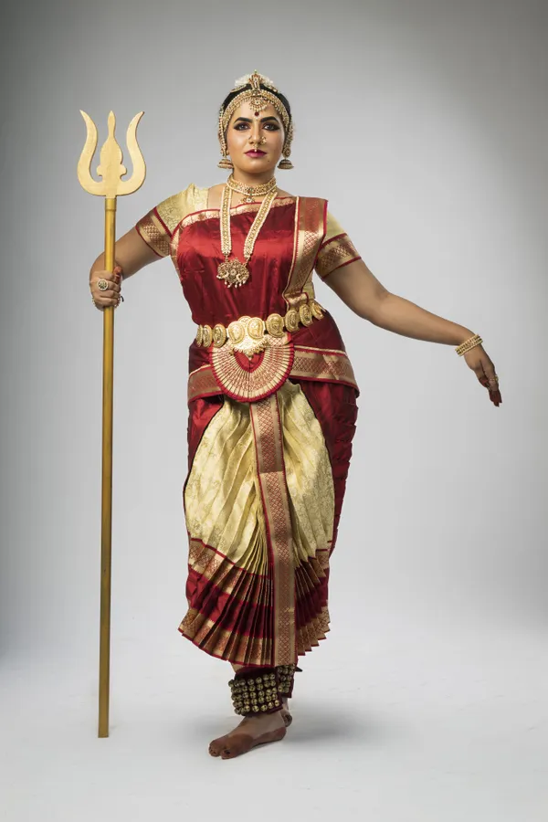 Maroon_&_Gold_Silk_Blend_Bharatanatyam_Costume_Set_For_Women