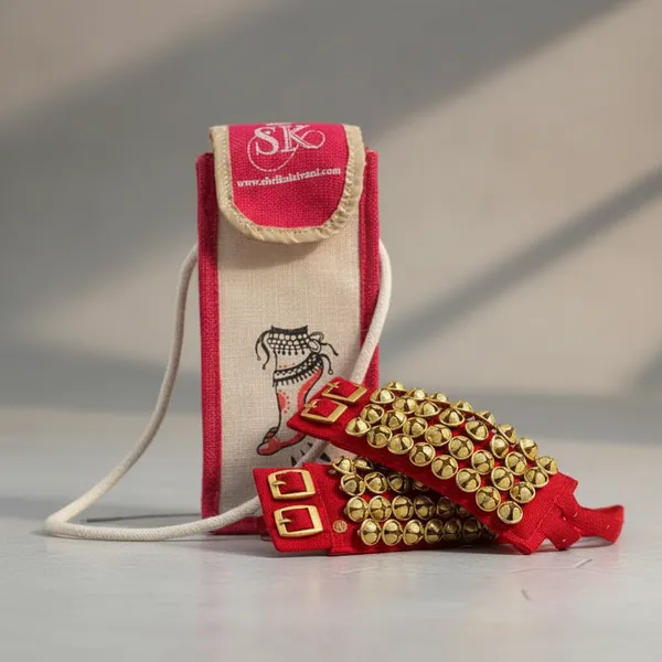 Brass_4_Line_Ghungroo_Ankle_Bells_Maroon_Velvet_Pad_With_Jute_Bag