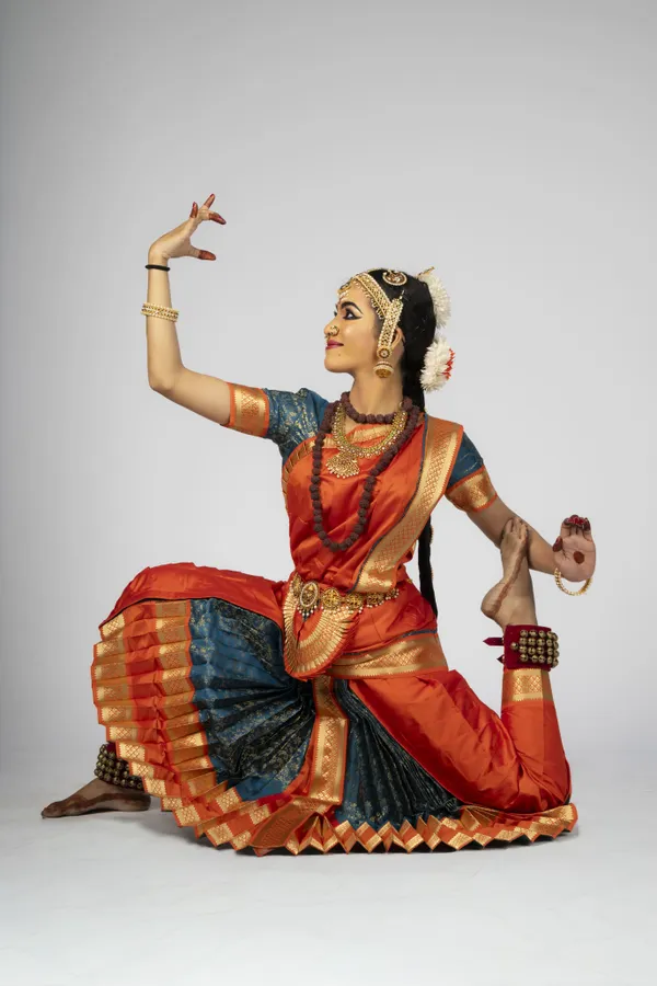 Red_Blue_Silk_Blend_Bharatanatyam_Costume_Set_For_Women