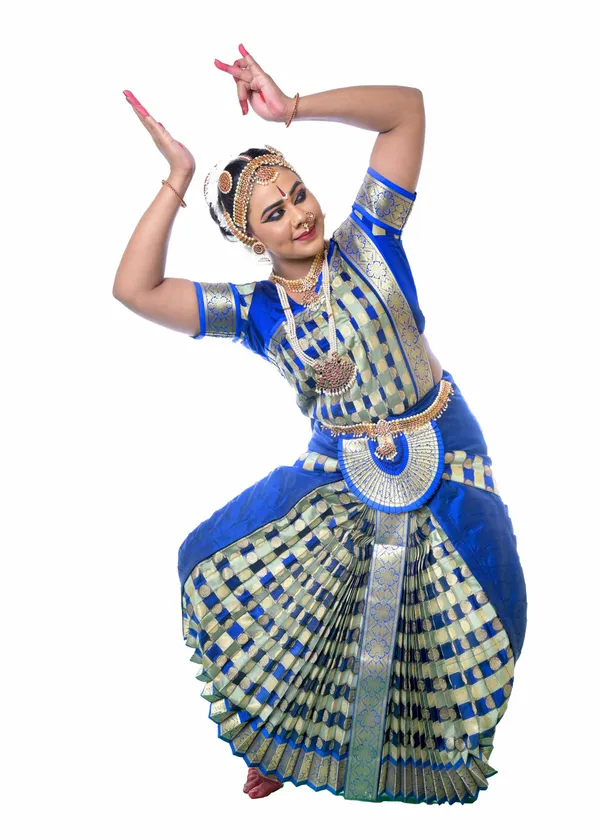 Blue_Silk_Blend_Checkered_Pleated_Bharatanatyam_Costume_For_Women