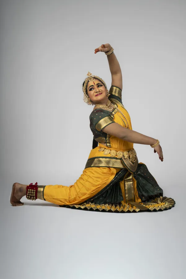 Yellow_Green_Silk_Blend_Bharatanatyam_Costume_Set_For_Women