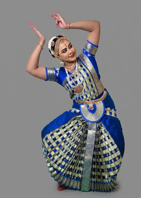 Blue_Silk_Blend_Checkered_Pleated_Bharatanatyam_Costume_For_Women