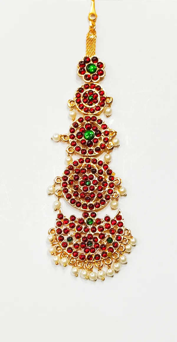 Gold_Alloy_Red_Green_Stone_Pearl_Drop_Maang_Tikka_For_Women