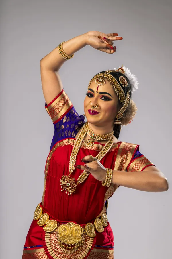 Red_&_Blue_Silk_Blend_Bharatanatyam_Costume_For_Women