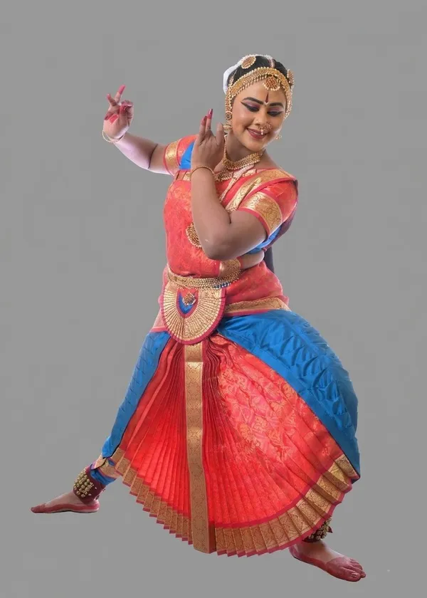 Red_Blue_Silk_Blend_Gold_Border_Bharatanatyam_Costume_For_Women