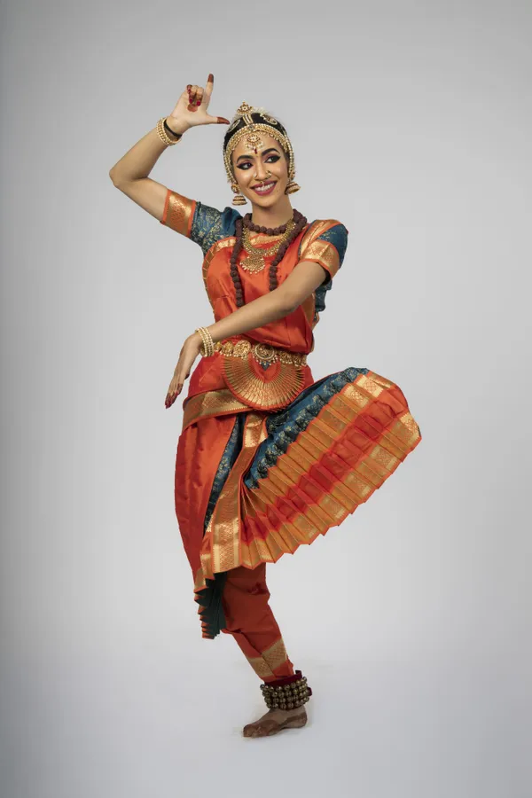 Red_Blue_Silk_Blend_Bharatanatyam_Costume_Set_For_Women