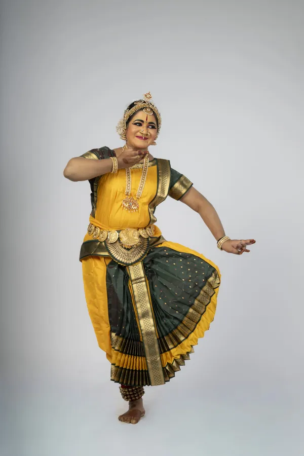 Yellow_Green_Silk_Blend_Bharatanatyam_Costume_Set_For_Women