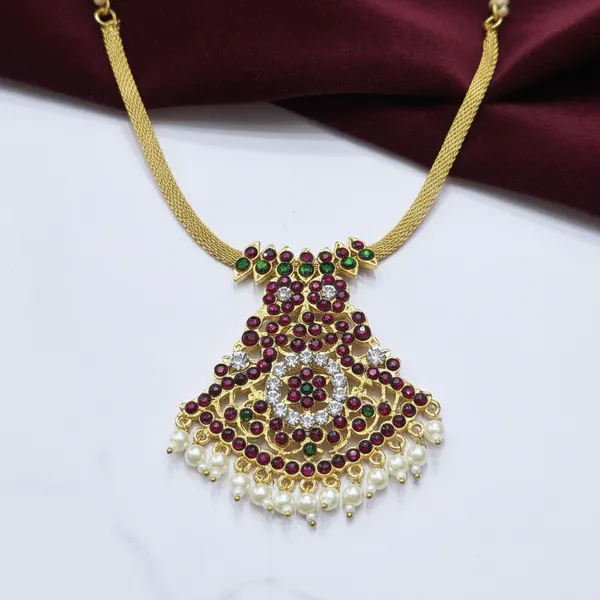 Gold_Alloy_Temple_Kemp_Stone_Short_Necklace_For_Women