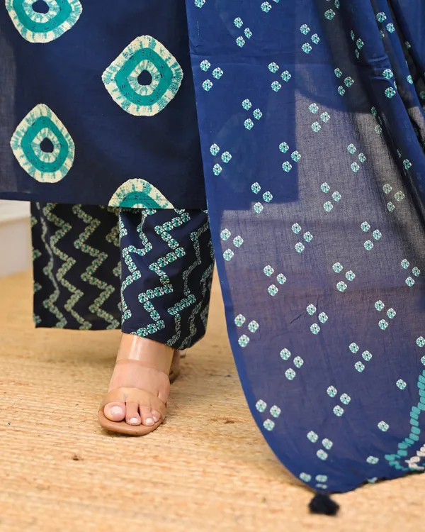 Navy_Blue_Cotton_Bandhani_Print_Kurta_Set_For_Women