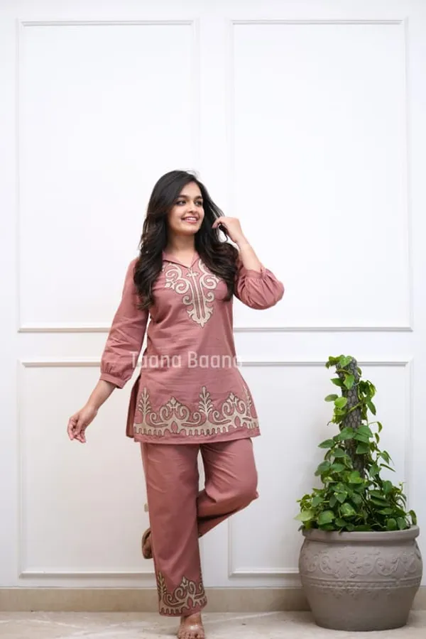 Pink_Cotton_Slub_Embroidered_Straight_Kurta_Set_For_Women