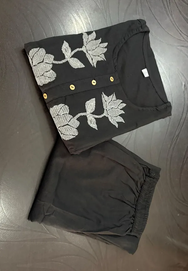 Black_Cotton_Flex_Relaxed_Embroidered_Kurta_Set_For_Women