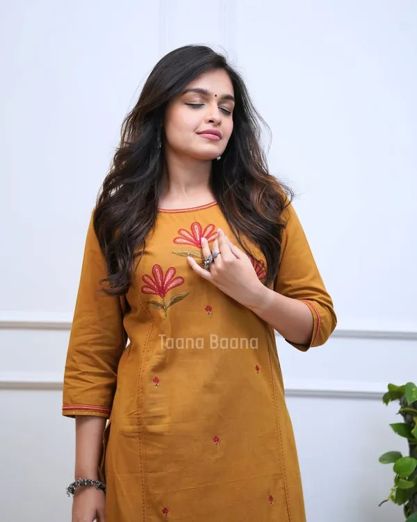 Yellow_Cotton_Straight_Floral_Embroidered_Kurta_Set_For_Women