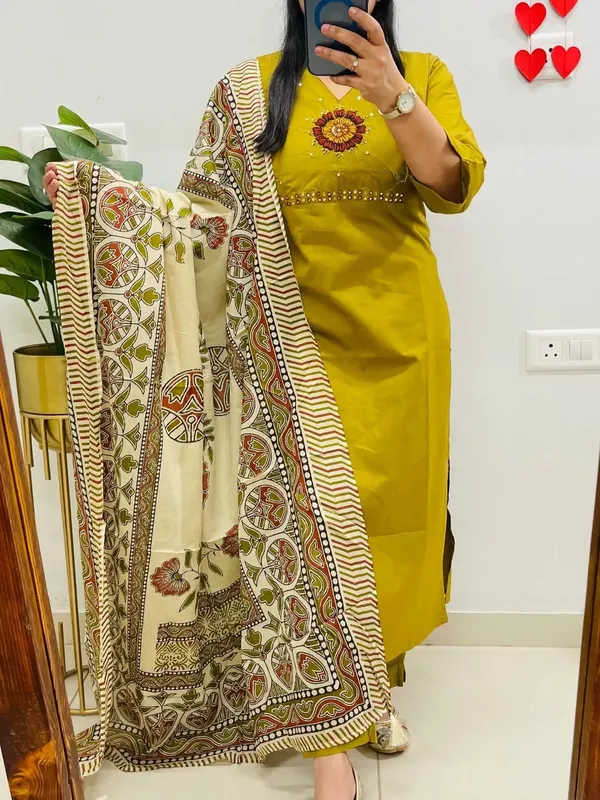 Green_Cotton_Embroidered_Kurta_Set_With_Kalamkari_Dupatta_For_Women