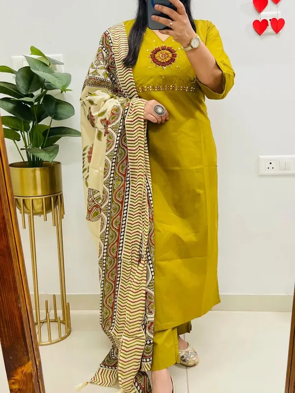 Green_Cotton_Embroidered_Kurta_Set_With_Kalamkari_Dupatta_For_Women