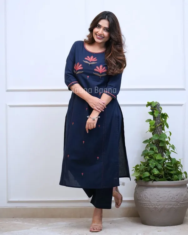Blue_Cotton_Straight_Floral_Embroidered_Kurta_Set_For_Women