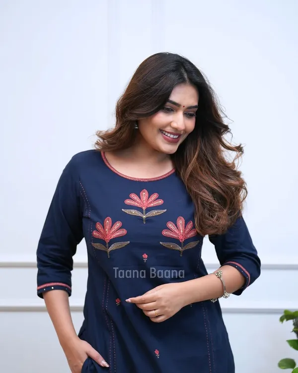 Blue_Cotton_Straight_Floral_Embroidered_Kurta_Set_For_Women