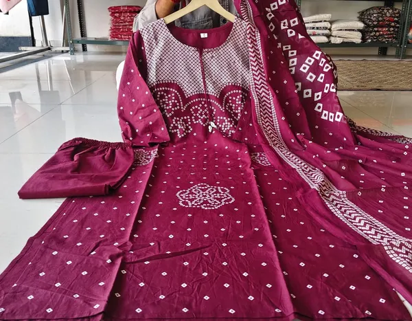 Purple_Cotton_Straight_Bandhani_Print_Kurta_Set_For_Women