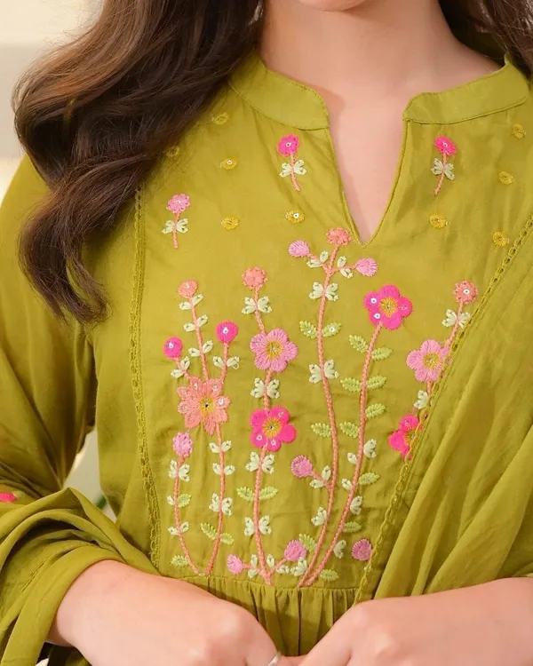 Green_Cotton_Floral_Embroidered_Anarkali_Suit_Set_For_Women