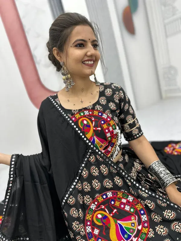 Black_Heavy_Lichi_Fabric_And_Jacquard_Silk_Patola_Print_Lehenga_Choli_For_Women