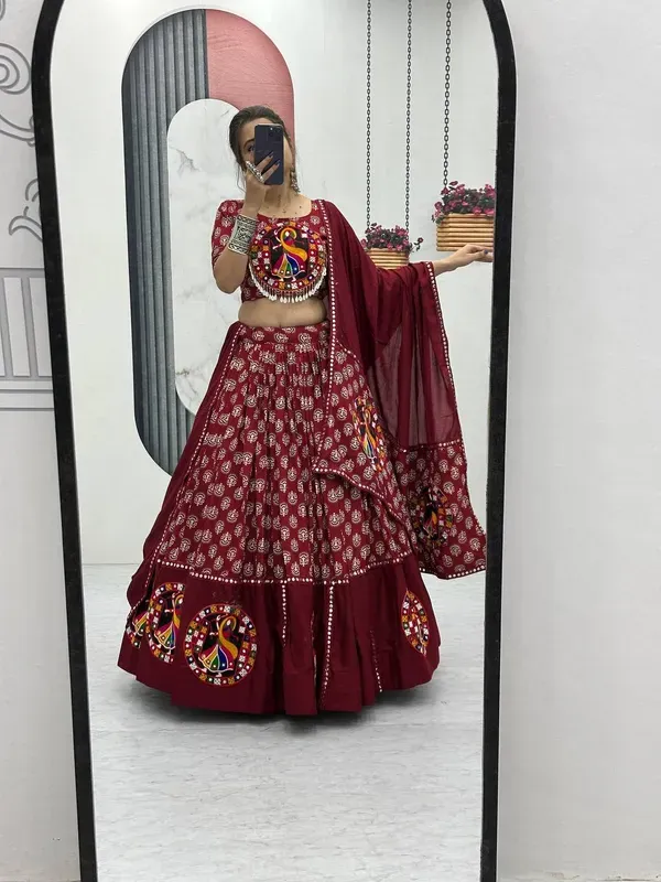 Maroon_Heavy_Lichi_Fabric_And_Jacquard_Silk_Patola_Print_Lehenga_Choli_For_Women