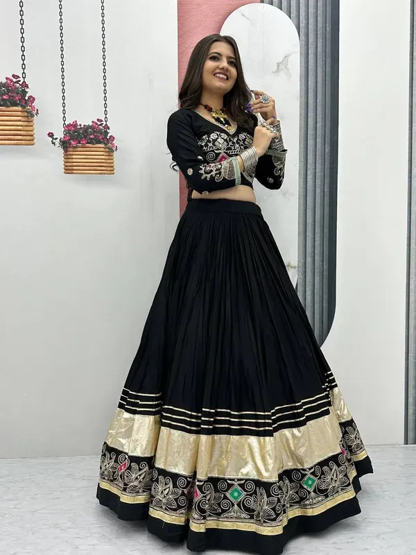 Black_Heavy_Lichi_Fabric_And_Jacquard_Silk_Patola_Print_Lehenga_Choli_For_Women