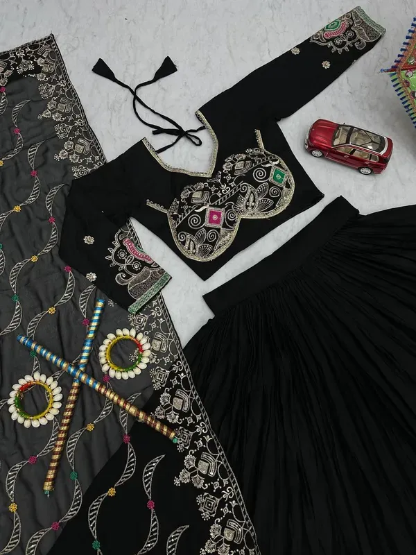 Black_Heavy_Lichi_Fabric_And_Jacquard_Silk_Patola_Print_Lehenga_Choli_For_Women