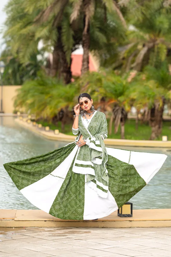 Navratri_Garba_Traditional_Pure_Cotton_Lehenga_Choli_for_Women's