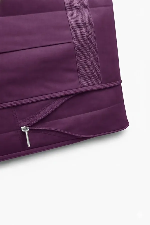 Purple_Polyester_Premium_Travel_Duffel_Bag_For_Women