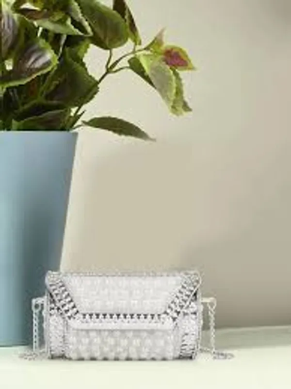 Silver_Metal_And_Crystal_Embellishments_Premium_Cylindrical_Clutch_For_Women