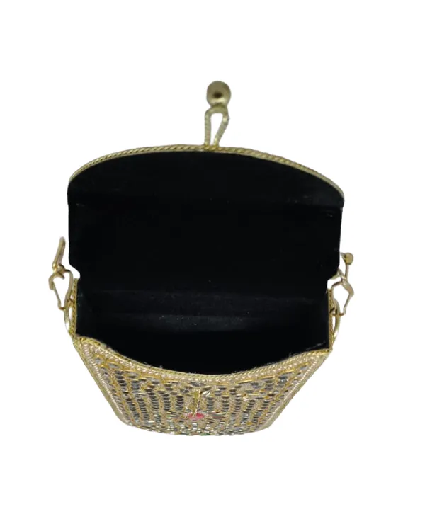 golden_cluth
