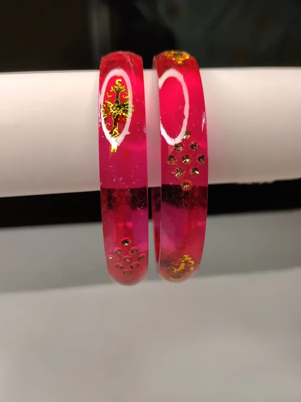 Pink_Resin_Gold_Foil_Oval_Design_Bangle_Set_For_Women