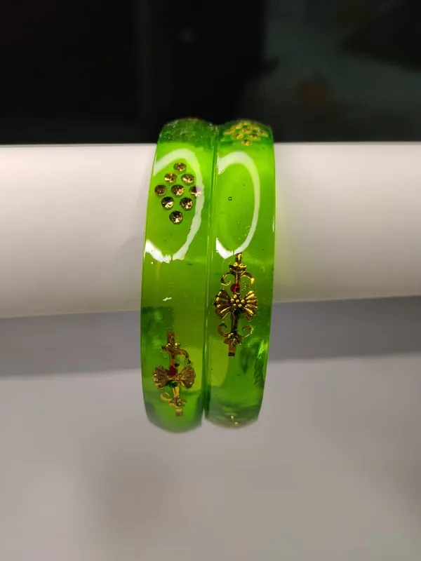 Green_Resin_Gold_Embellished_Bangle_Set_For_Women