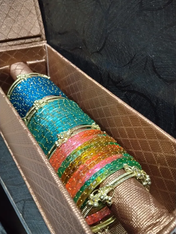 Kashmiri_bangles_box