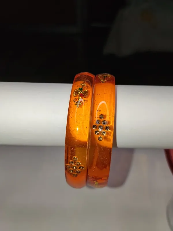 Orange_Resin_Gold_Sequin_Embellished_Bangle_Set_For_Women