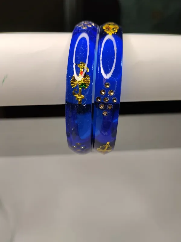 Blue_Glass_Gold_Embellished_Bangle_Set_For_Women