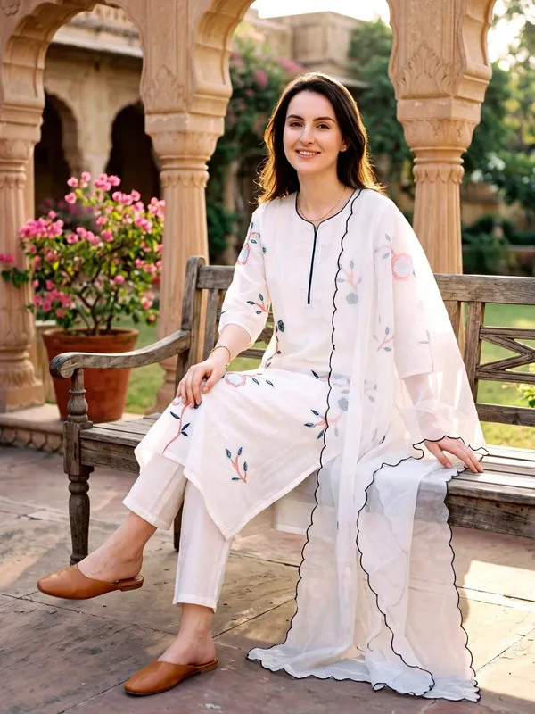 Women_Ethnic_Embroidered_Work_Kurti_Set