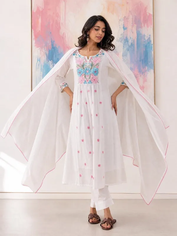 Women_Ethnic_Embroidered_Work_Kurti_Set