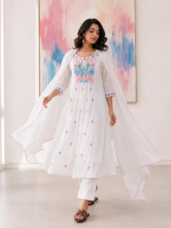 Women_Ethnic_Embroidered_Work_Kurti_Set
