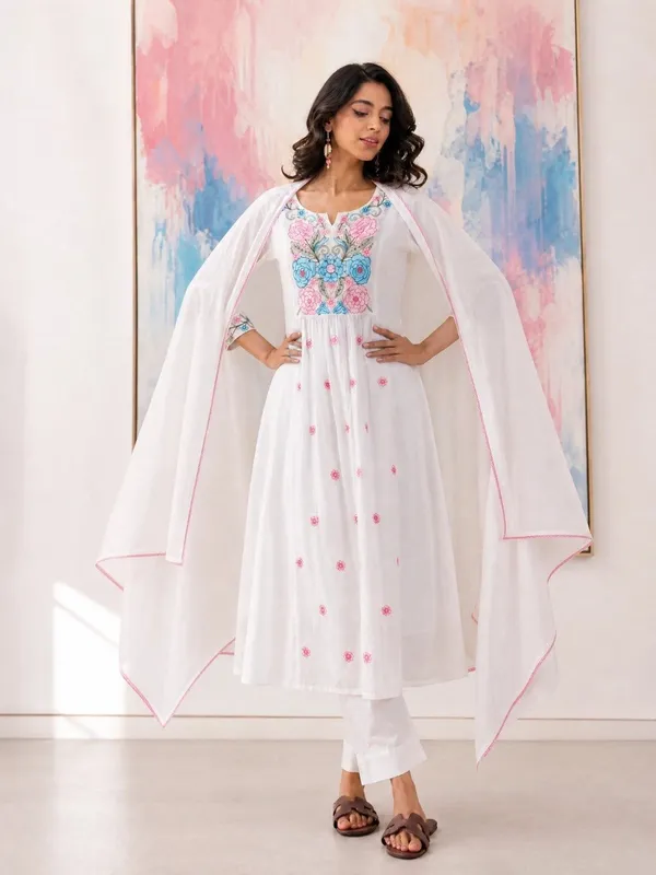 Women_Ethnic_Embroidered_Work_Kurti_Set