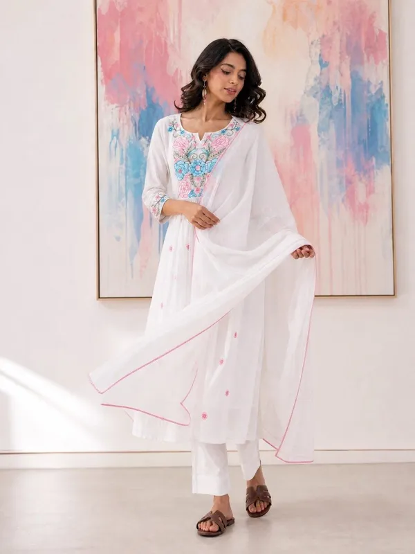 Women_Ethnic_Embroidered_Work_Kurti_Set