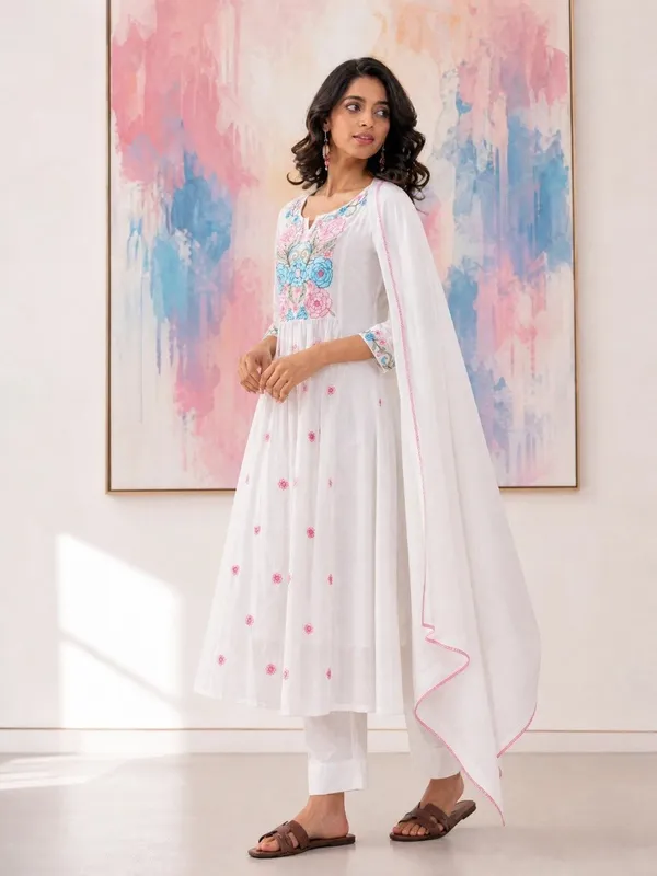Women_Ethnic_Embroidered_Work_Kurti_Set