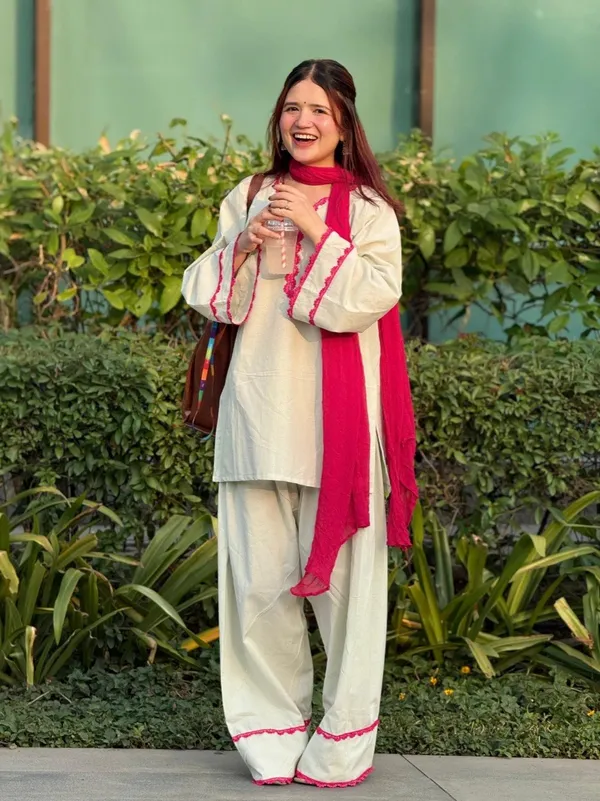 Women_Ethnic_Khadi_Cotton_Lace_Work_Kurti_Set
