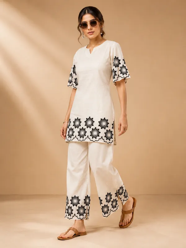 Women's_Khadi_Cotton_Embroidered_Co-Ord_Set_-Black_Floral