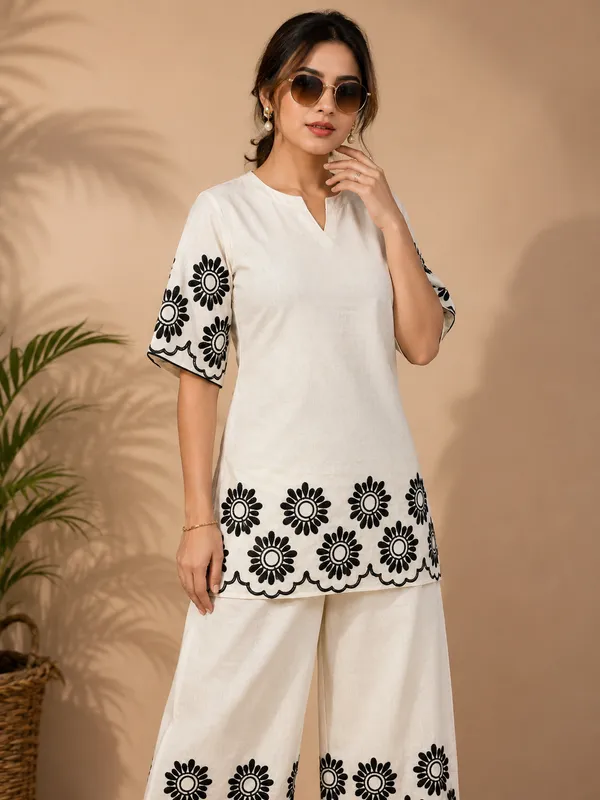 Women's_Khadi_Cotton_Embroidered_Co-Ord_Set_-Black_Floral
