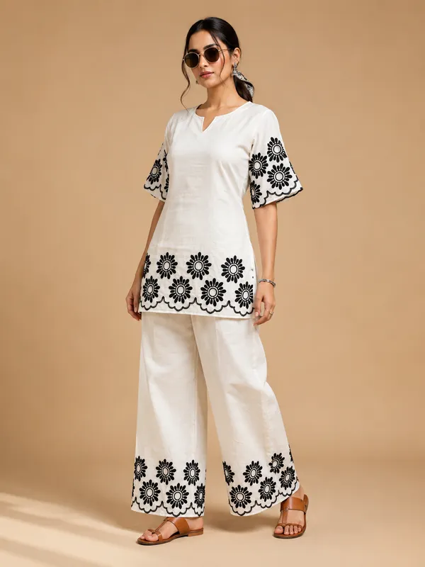 Women's_Khadi_Cotton_Embroidered_Co-Ord_Set_-Black_Floral