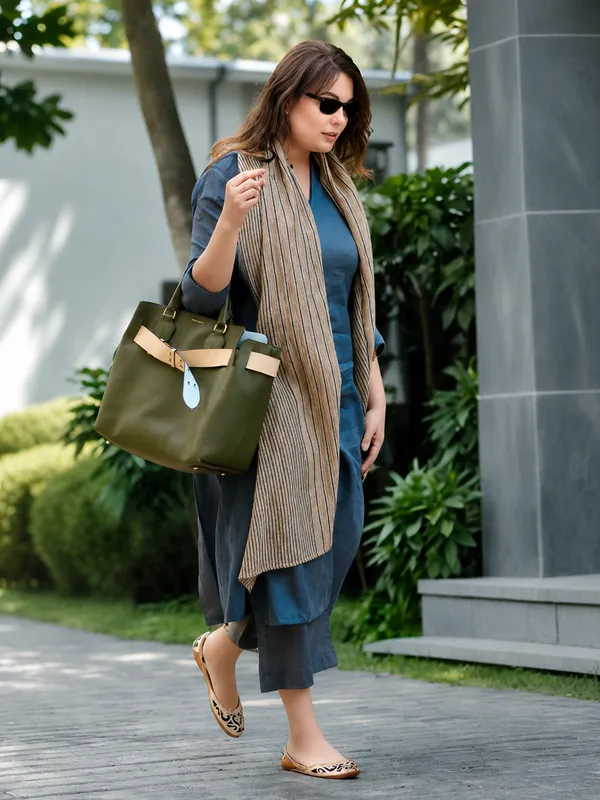 Women_Ethnic_Rayon_Cotton_kurti_Set
